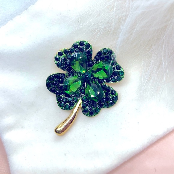 Jewelry - Green Clover Lucky Leaf St.Patrick Brooch